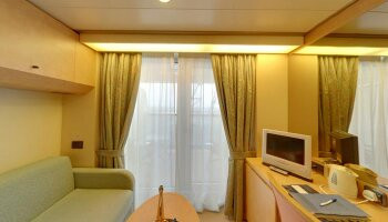 1549560702.251_c818_P&O Cruises Arcadia Accommodation Deluxe Balcony Cabin 1.jpg